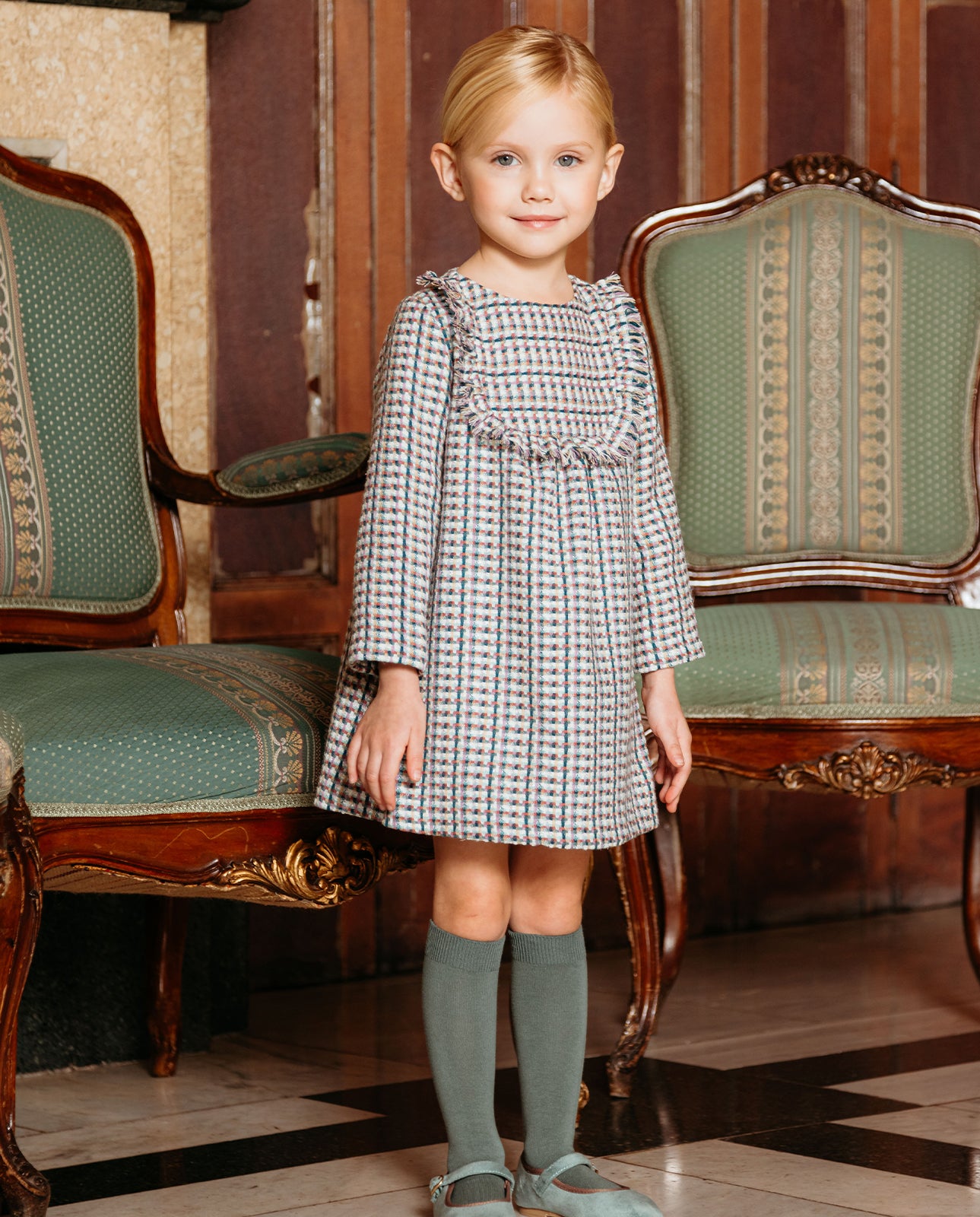 GREEN CHANEL DRESS WITH RUFFLE STRIMS 4Y GREEN CHANEL DRESS WITH RUFFLE STRIMS 4Y