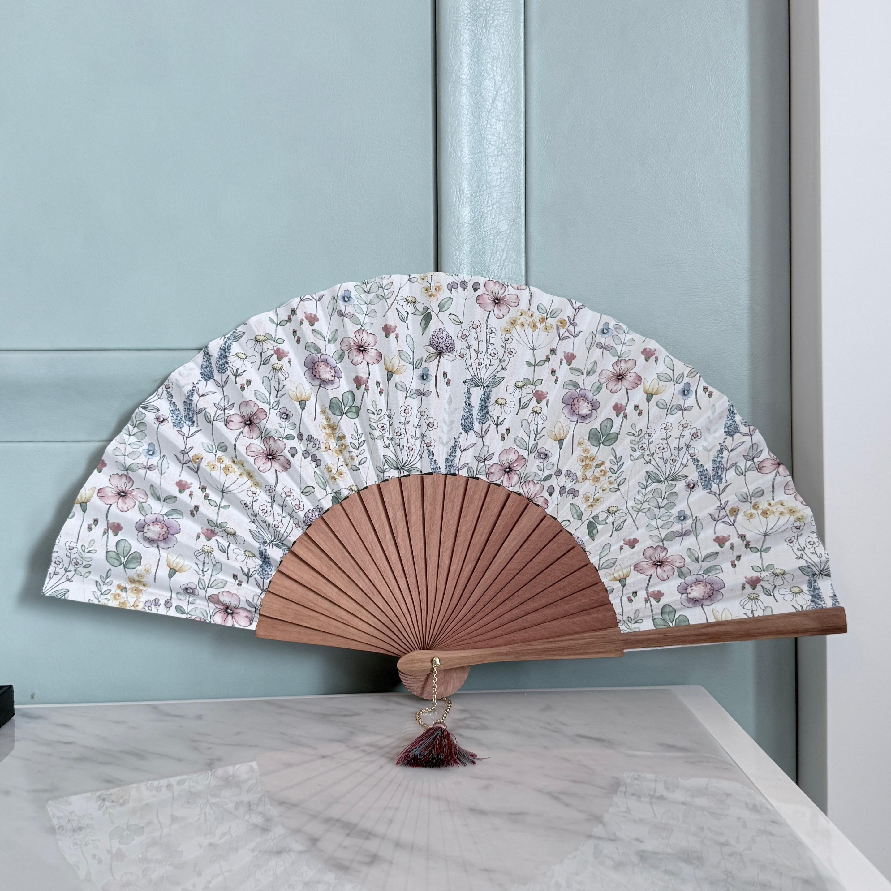 【文】　★ 文房 繍絵花卉紋牙骨絹面折扇 ★　清朝期　牡丹 刺繍文様　清供雅玩 MIBONBON 西班牙印花棉布手工扇– MIBONBóN