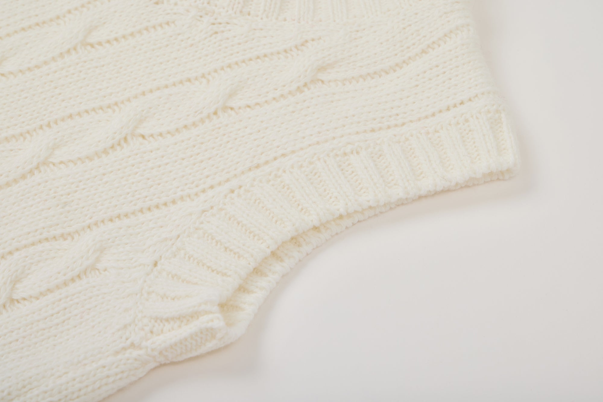 Knitted White Vest  MIBONBóN