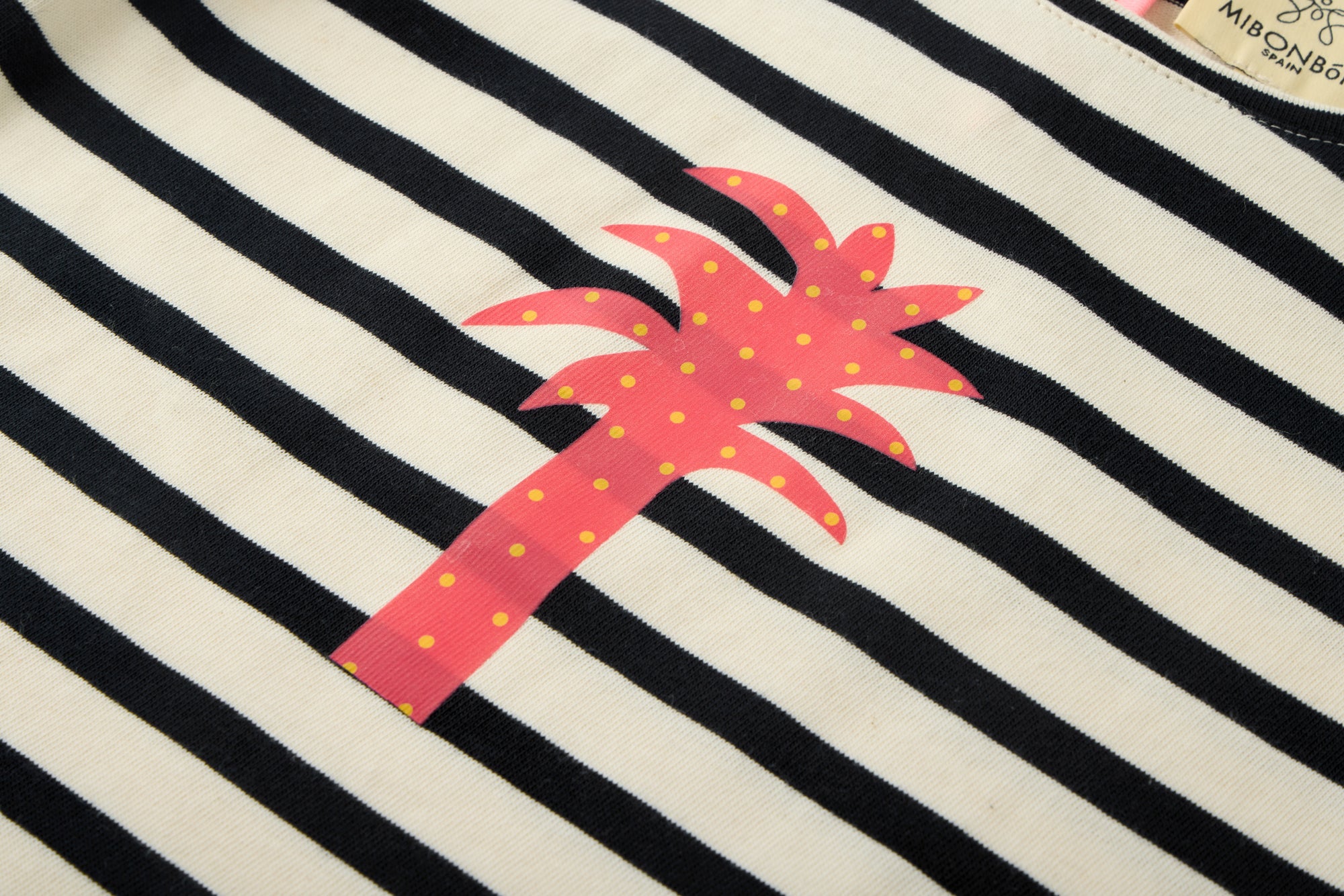 Sleeveless striped t-shirt for girls