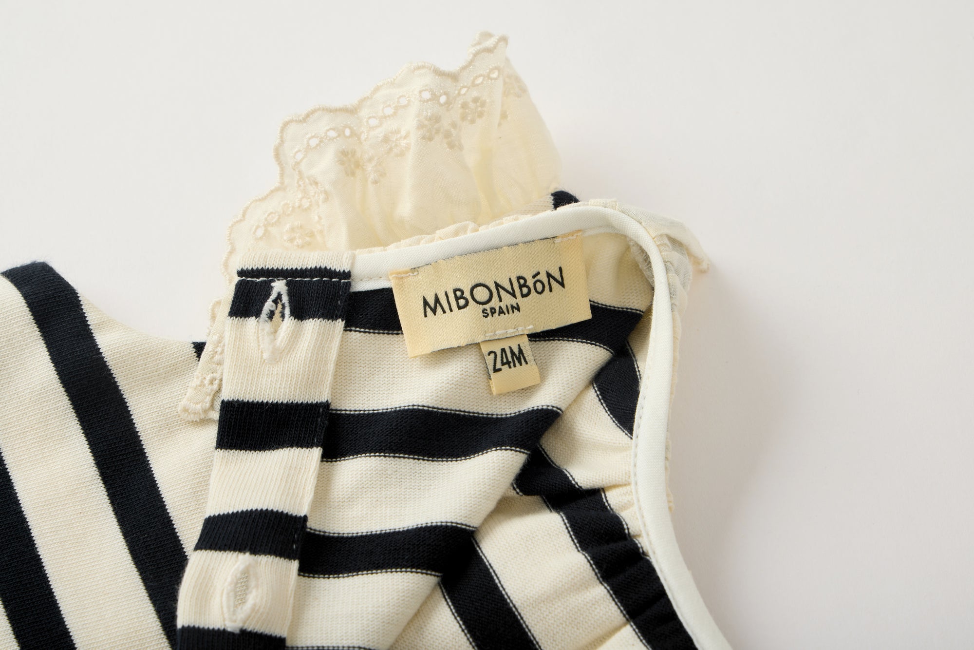 Sleeveless striped t-shirt for babies