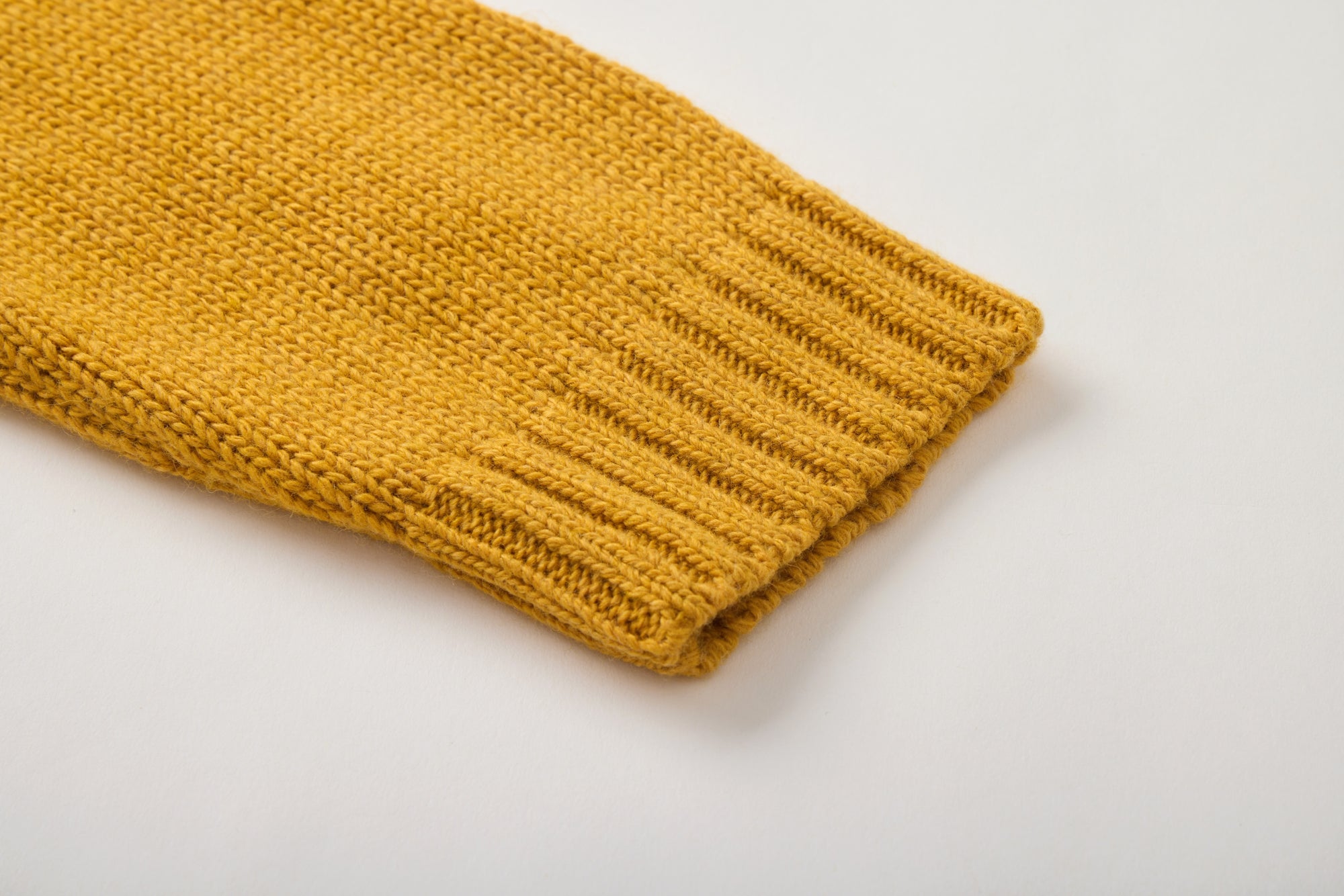 MUSTARD KNITTED JERSEY