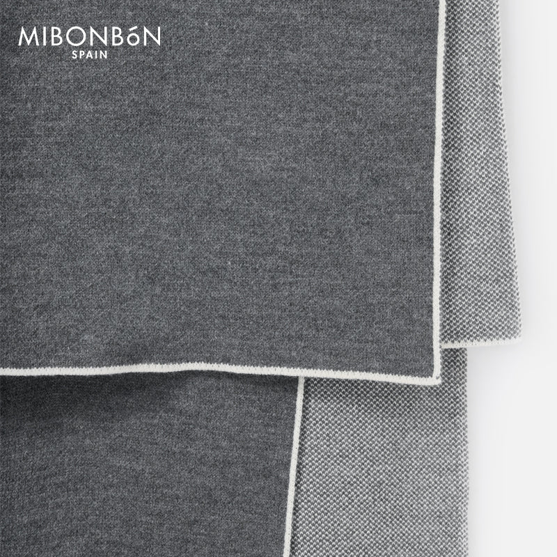 Grey MIBONBóN Shawl