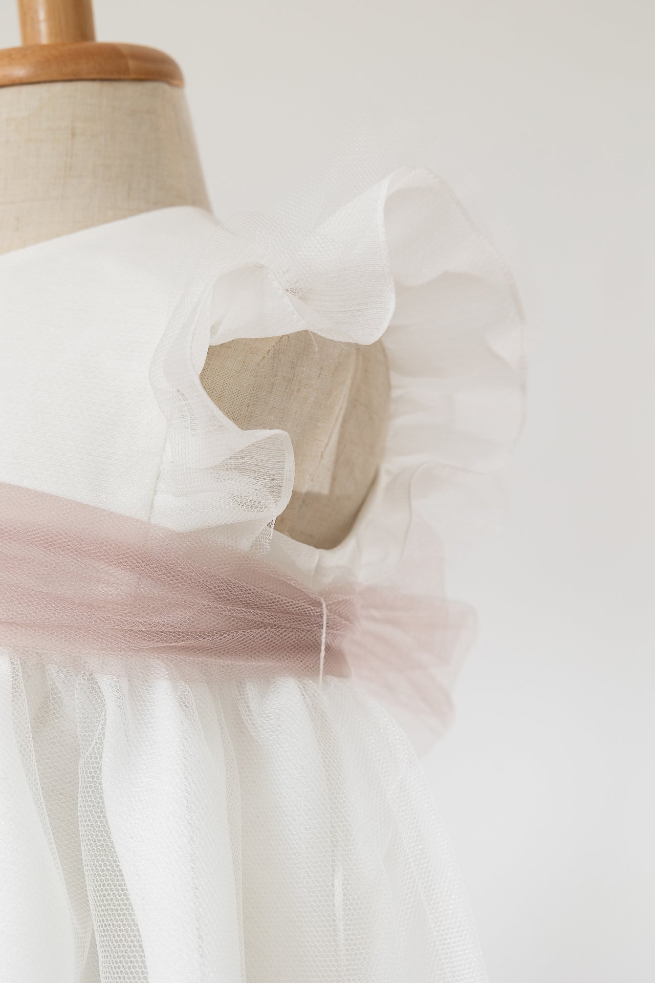 White Tulle Dress for Special Occasions with tulle belt