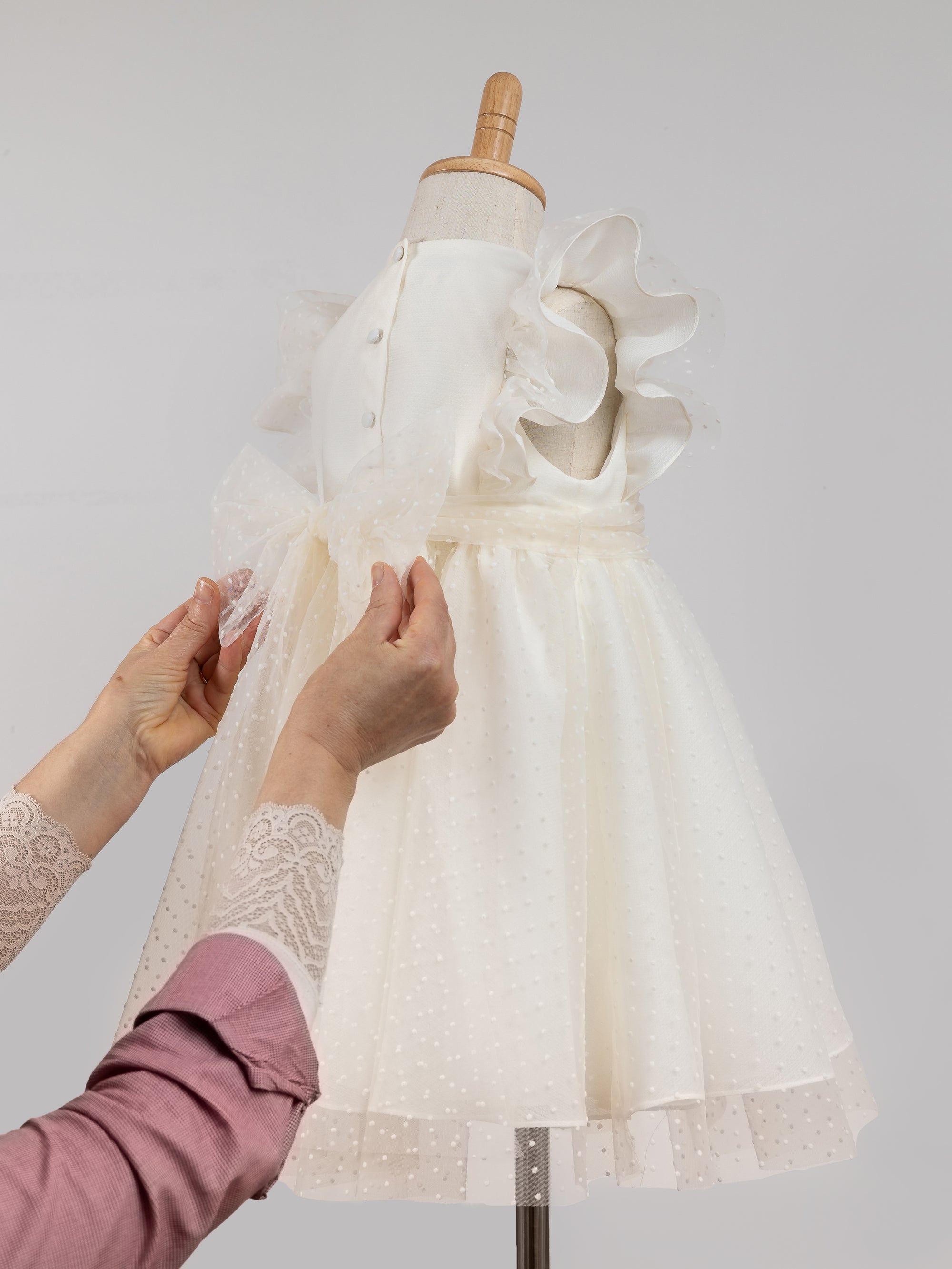 Cream Tulle Dress for Special Occasions with tulle belt