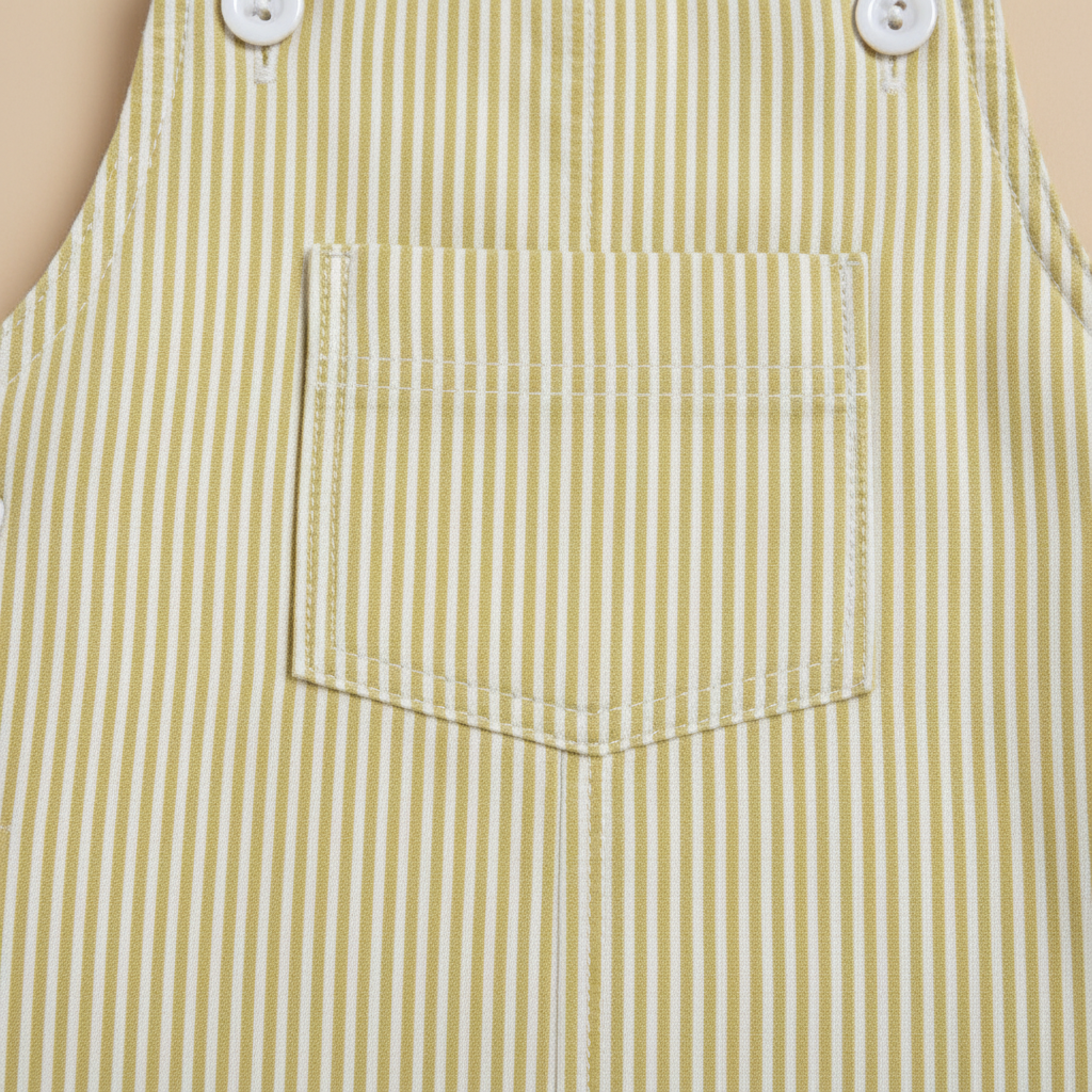 Chest pocket detail